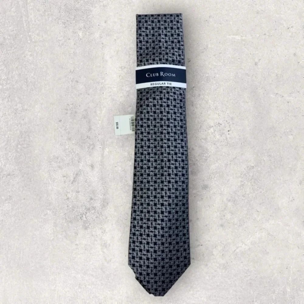 Men’s Club Room classic fit blue with silver tiny butterflies new with tags